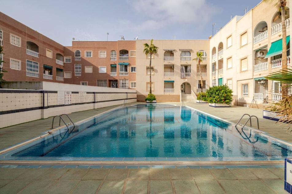 Petit Cocon - Piscine - Plage 5 Minutes A Pied Apartment Torrevieja Exterior photo