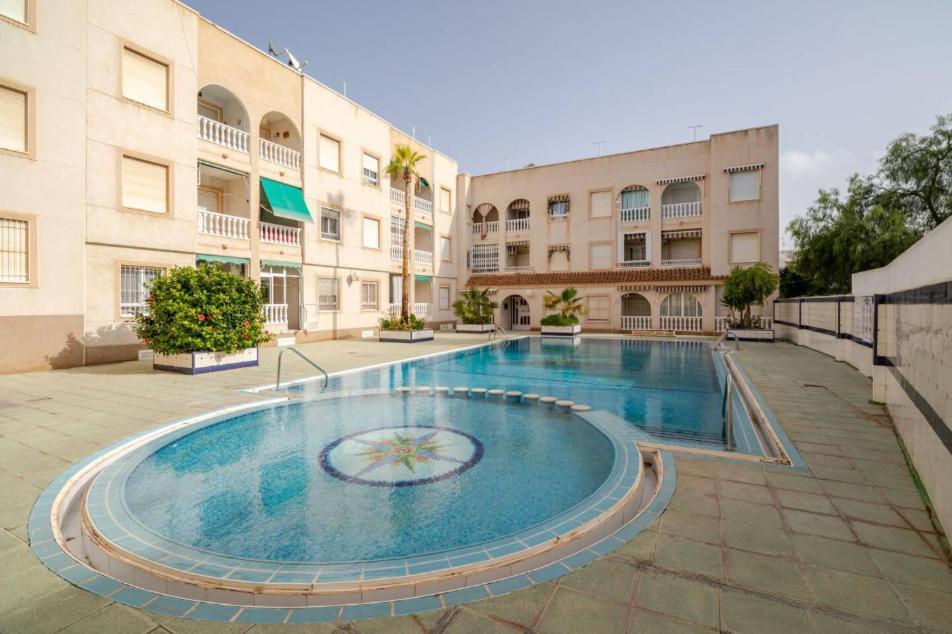 Petit Cocon - Piscine - Plage 5 Minutes A Pied Apartment Torrevieja Exterior photo