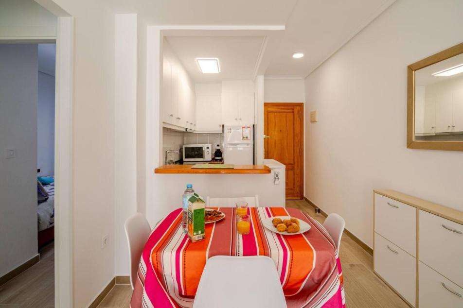 Petit Cocon - Piscine - Plage 5 Minutes A Pied Apartment Torrevieja Exterior photo